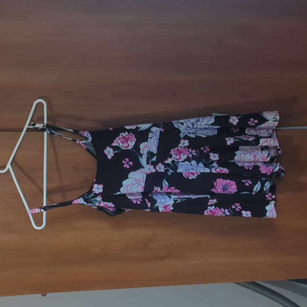 Romper - Picture 2 of 6